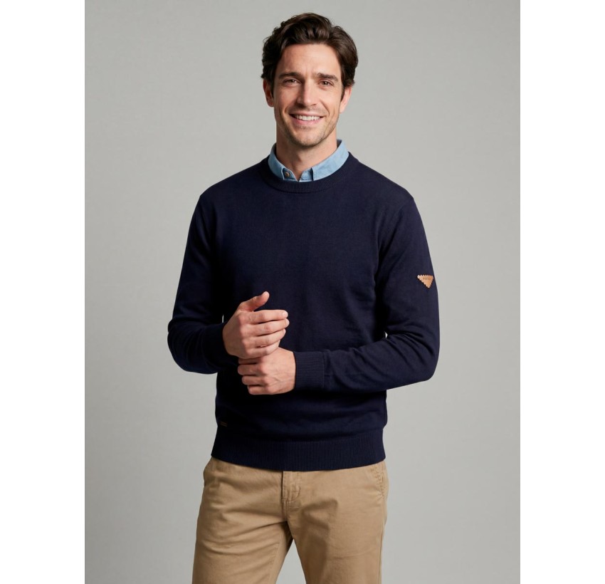 Basic crew neck sweater