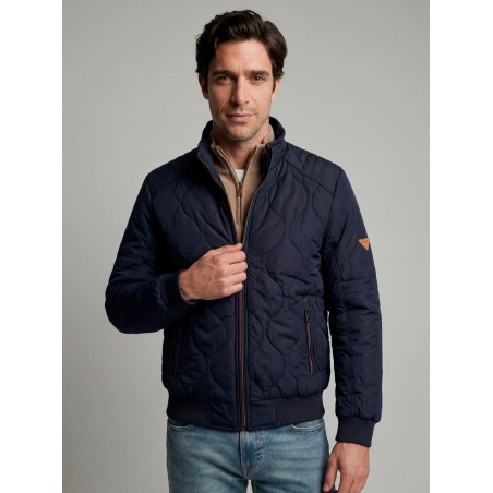 CHAQUETA CON DISEÑO GUATEADO