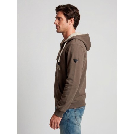 SUDADERA CON CAPUCHA ABIERTA